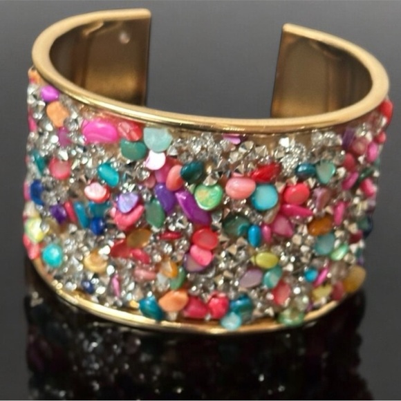 Jewelry - 💥2/$24 or 3/$30💥 bracelet with inlaid rainbow colored crystals & beads NWT